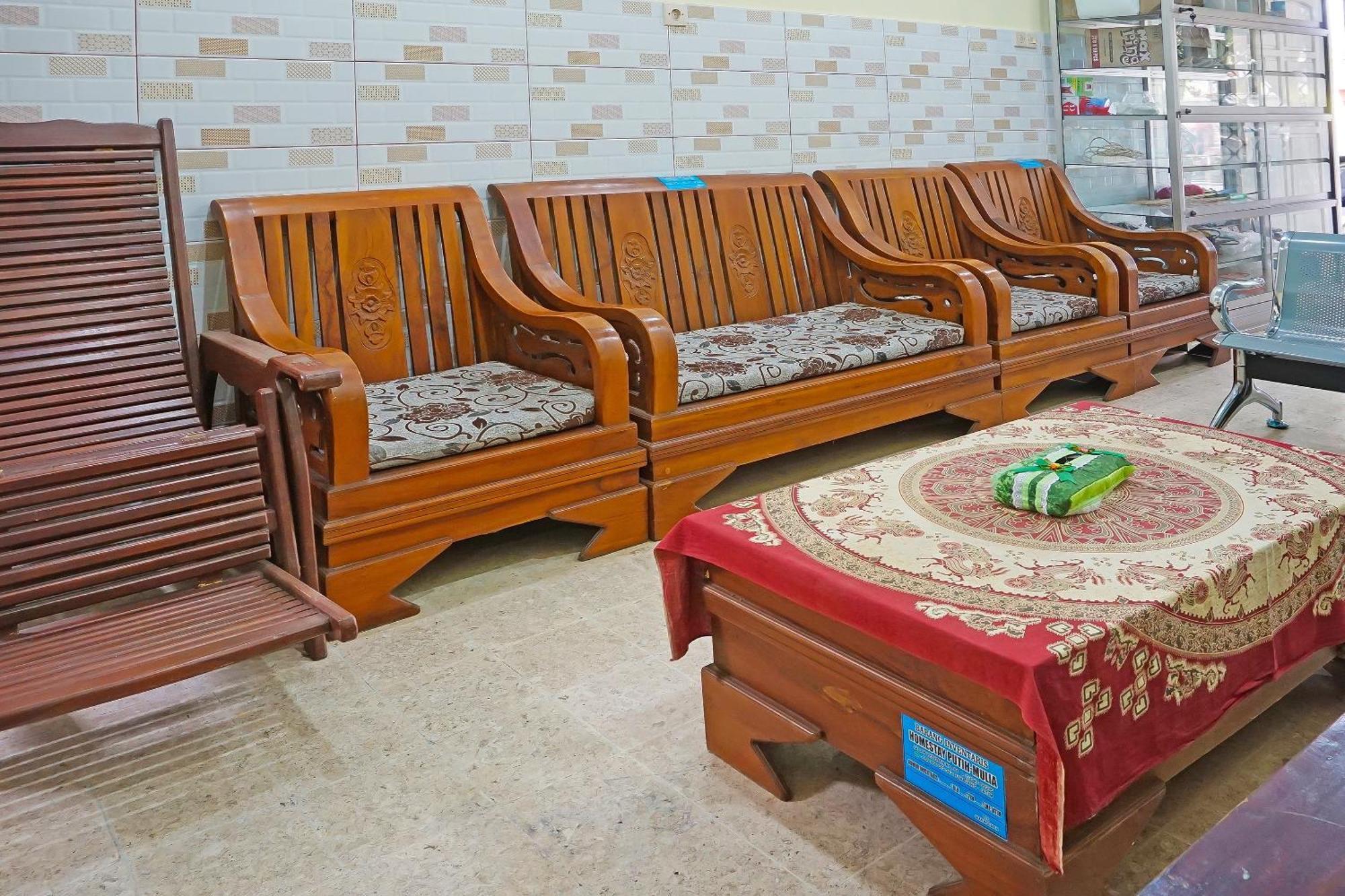 Putih Mulia Homestay Syariah Lumajang Dış mekan fotoğraf
